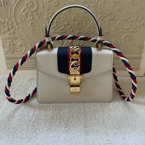 Gucci Sylvie Top Handle small Purse in white with removable braided strap